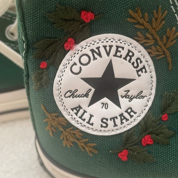 Converse Chuck Taylor High Top Christmas Sneakers. Hand Embroidered. NEW Sz 6 - Picture 5 of 13